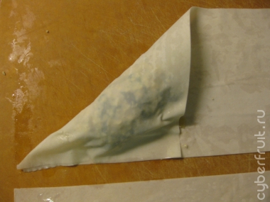 Треугольнички из теста фило с начинкой из тофу и шпината