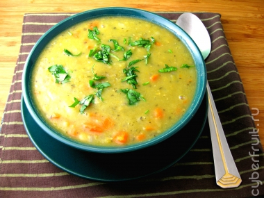 Овощной суп с зеленым дробленым горохом
